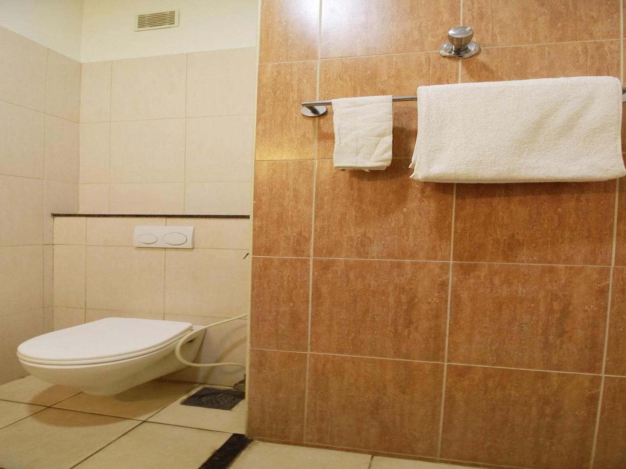Oyo 3547 Raj Guru Residency Hotel Chennai Exterior photo