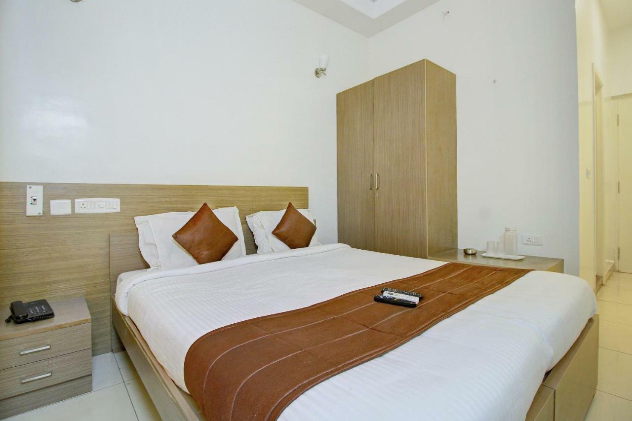 Oyo 3547 Raj Guru Residency Hotel Chennai Exterior photo